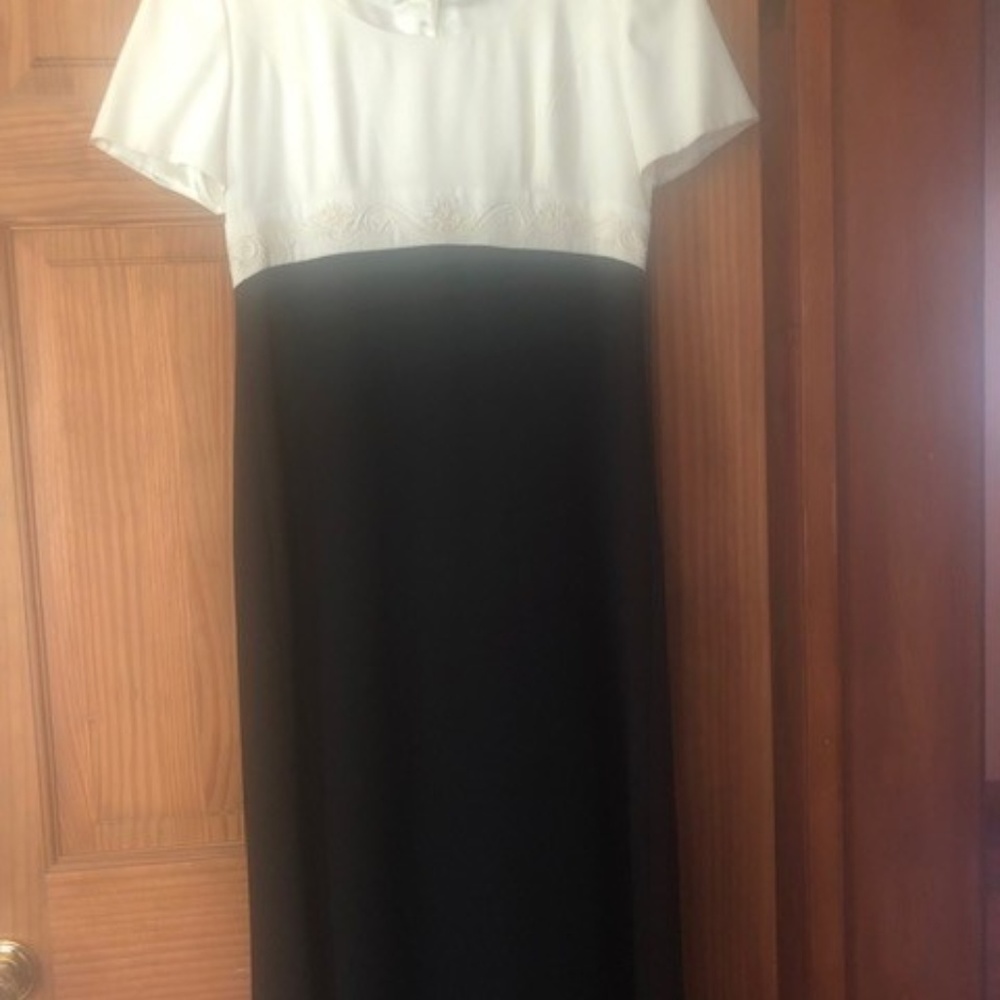 Liz Claiborne Night Cream Black Classic Beaded Gow